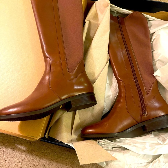 Brown Cole Haan boots leather, brand new never worn, stretch calf - Picture 5 of 5